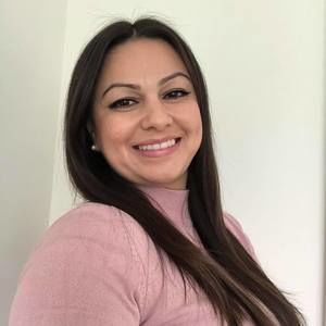 Meet your Posher, Roxana m